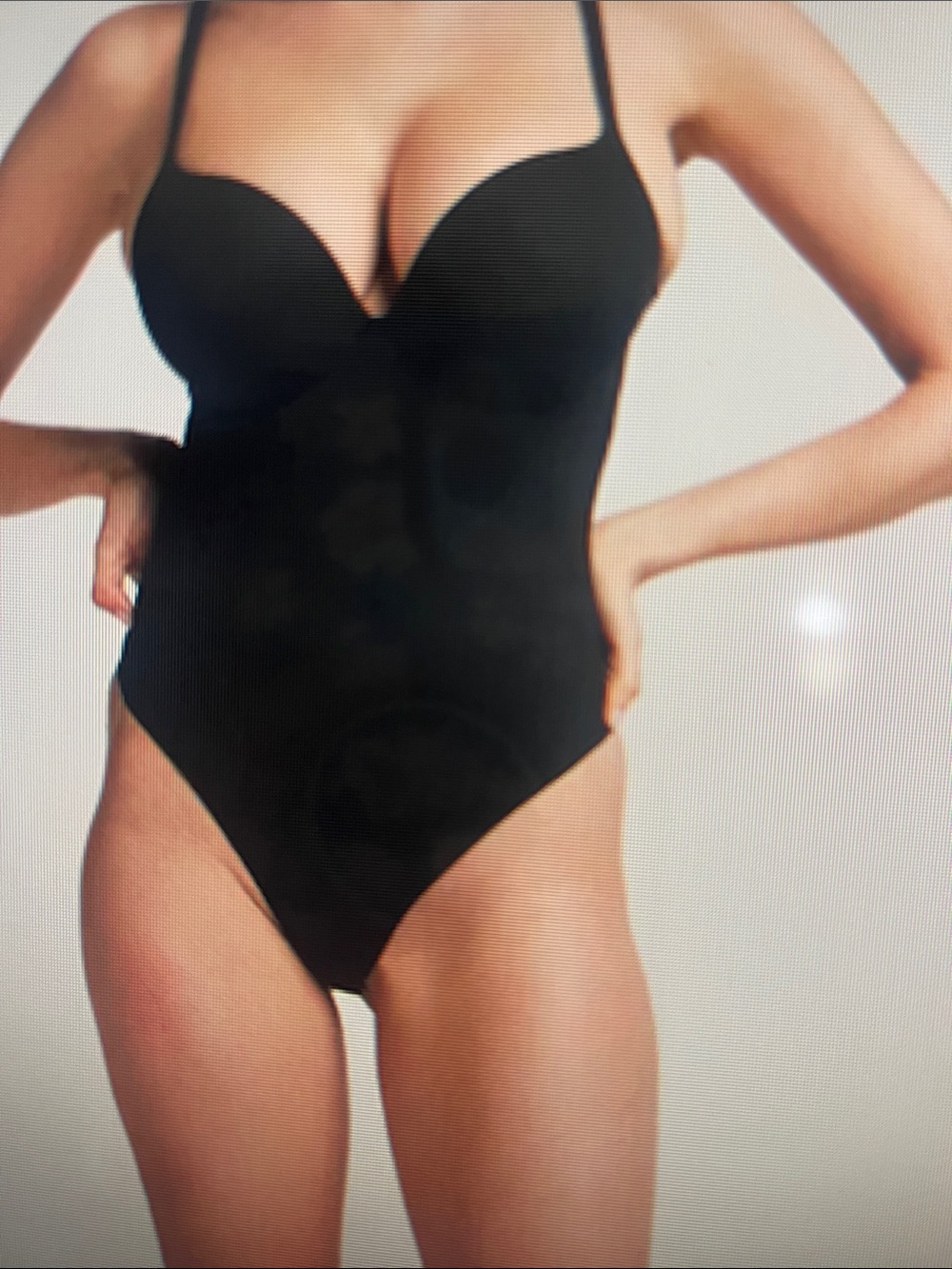 Skims ultimate body thong bodysuit - Picture 3 of 5